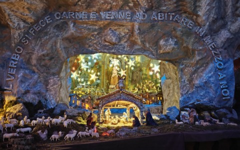 Coccaglio, la magia del presepe montano accende la chiesetta di San Pietro