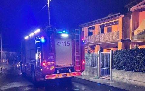 Incendio a Duomo alla Vigilia di Natale, appartamento inagibile