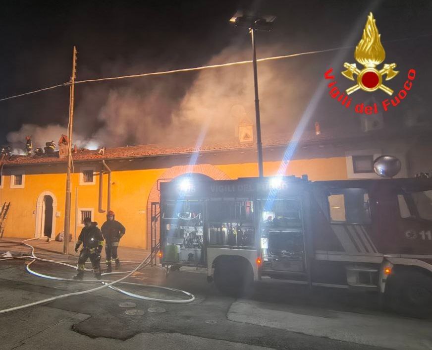 Calcinato: a fuoco il tetto di un’abitazione