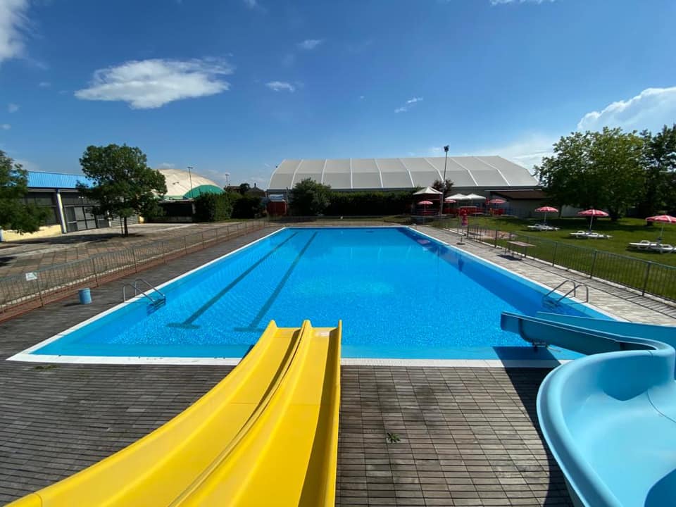 Fallisce la società che guidava la piscina: il Comune deve cercare un nuovo gestore