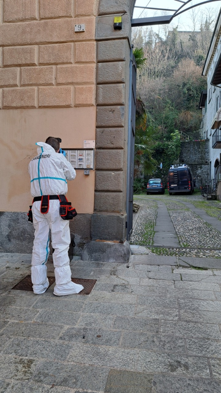 Capriolo, aggredisce la moglie e la ferisce al collo con un coltello: gravissima una 45enne