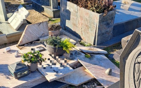 Furti nei cimiteri di San Pancrazio e Capriolo: rubate statue e vasi di ottone