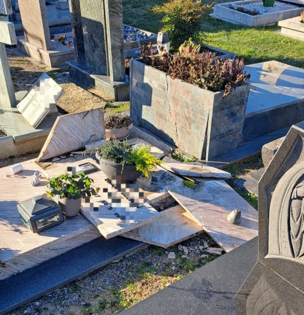 Furti nei cimiteri di San Pancrazio e Capriolo: rubate statue e vasi di ottone