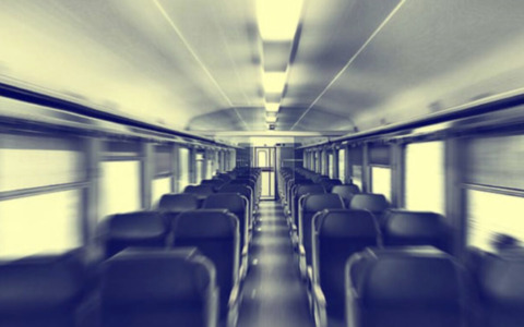 Banda di ladri sui treni: rubano tre valigie e sferrano calci e pugni agli agenti, due arresti