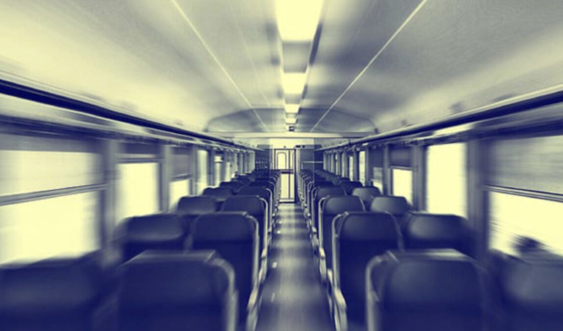 Banda di ladri sui treni: rubano tre valigie e sferrano calci e pugni agli agenti, due arresti