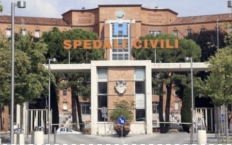 Cancro al seno: agli Spedali Civili di Brescia ricostruita una mammella con tessuto dell’addome