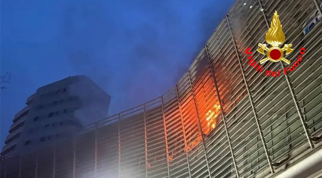 Centro Futura a Brescia: divampa l’incendio al secondo piano