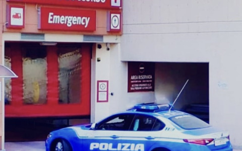 Città di Brescia: strattona i sanitari, prende per il bavero un’infermiera e danneggia la strumentazione, arrestato