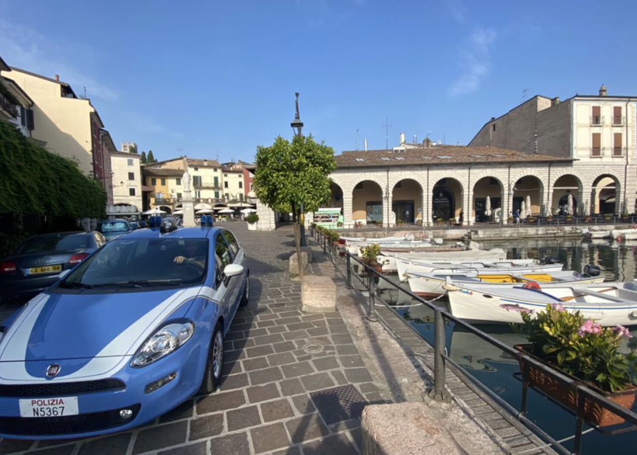 Controlli a tappeto nelle strutture ricettive: denunciati 5 titolari di B&B, sequestrata droga a Desenzano