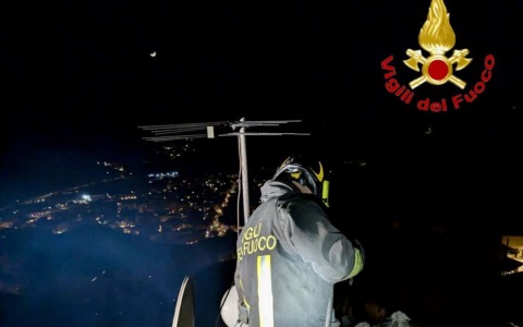 Edolo: incendio in un’abitazione, a fuoco una canna fumaria