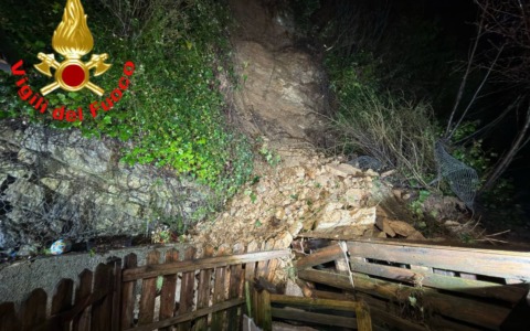 Frana a Sarezzo: coinvolti sei appartamenti, 15 le persone evacuate