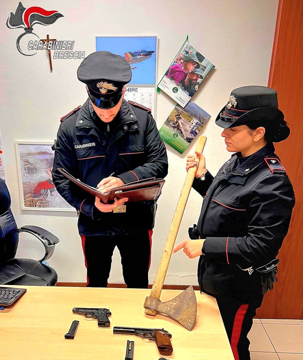 Furto in villa: i carabinieri trovano il ladro sul letto, scatta l’arresto