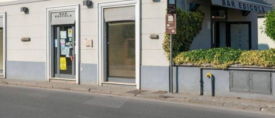 La storica edicola del paese chiude dopo decenni di attività: «Un pezzo di storia che se ne va»