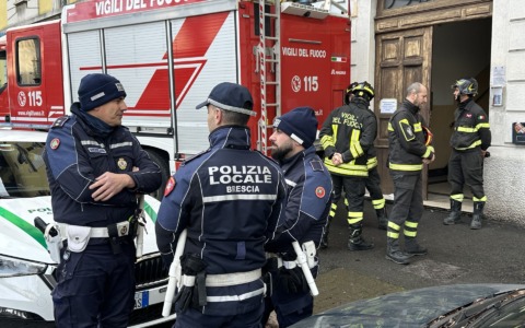 Brescia, incendio in via Monte Nero: i residenti possono rientrare negli appartamenti