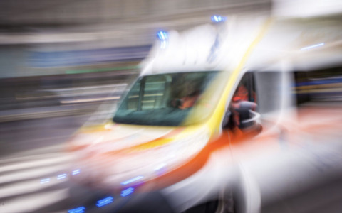 Incidente sul lavoro a Lonato del Garda: operaio 60enne cade e sbatte la testa