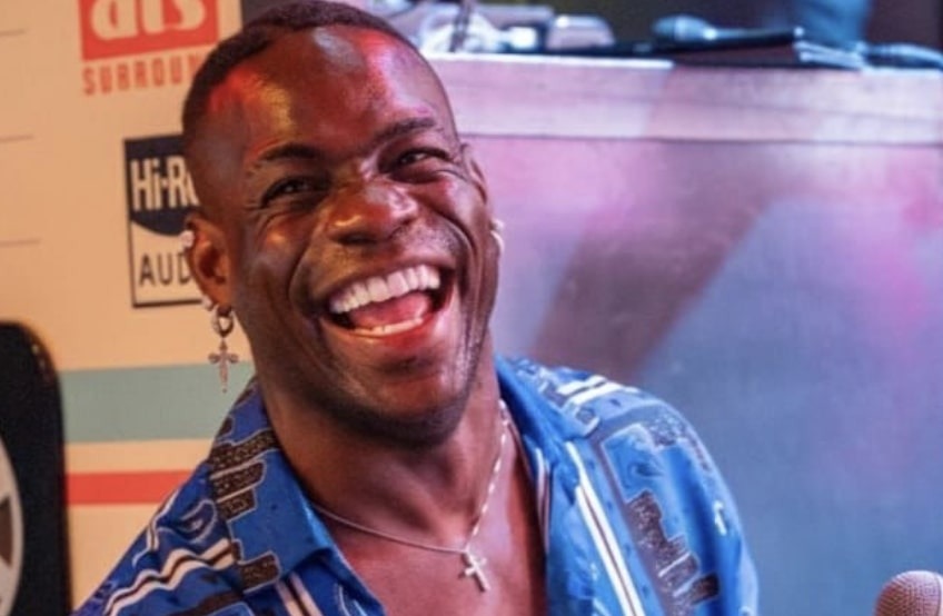 Mario Balotelli vola a Dubai: firmato il contratto con l’Al-Ittifaq FC