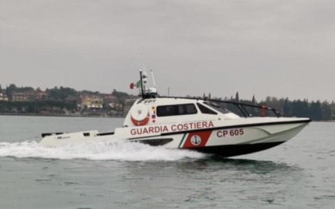 Palo della Cuccagna sul Garda: l’invito della Guardia Costiera