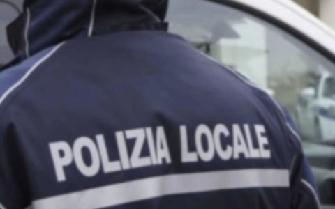 Polizia Locale di Brescia, in via Milano controllati 54 veicoli e diffidati tre esercizi commerciali