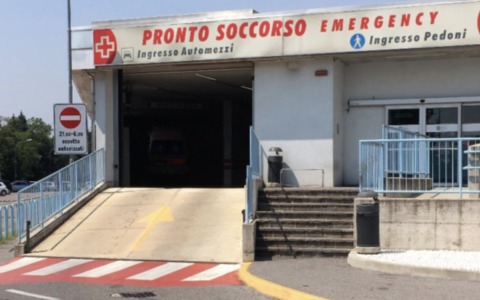 Pronto Soccorso di Desenzano: ladro sottrae portafoglio ad una paziente distesa a letto