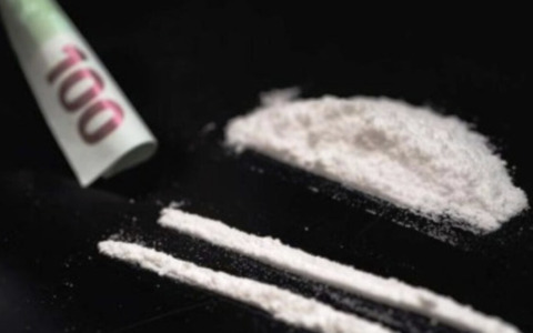 Brescia: arrestato un pusher 55enne, trovati 21 involucri di cocaina