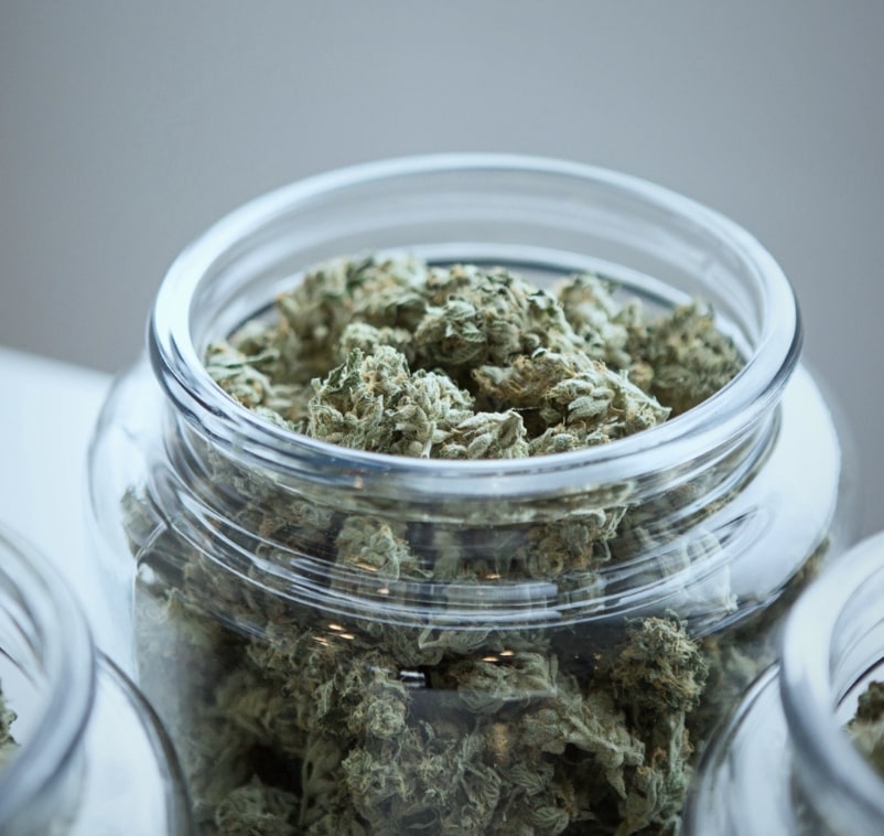 Pusher trovato con un etto di hashish: scattano le manette ai polsi di un 30enne, sarà espulso