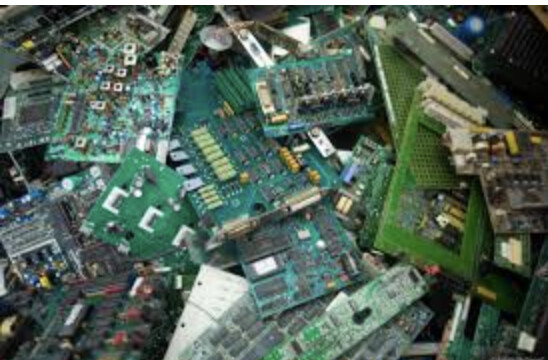 Raccolta di Rifiuti domestici da Apparecchiature Elettriche ed Elettroniche a Brescia