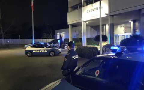 Sequestra un uomo e minaccia: “Datemi 30mila euro o lo uccidiamo”