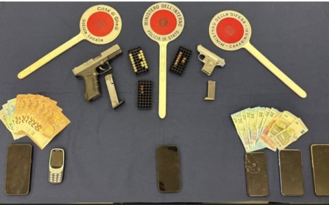 Sequestrano madre e figlio per estorcere un’auto di lusso e del denaro: tre arrestati