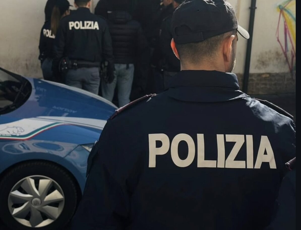 Aggressione in via Milano: preso a calci e pugni per un telefono cellulare
