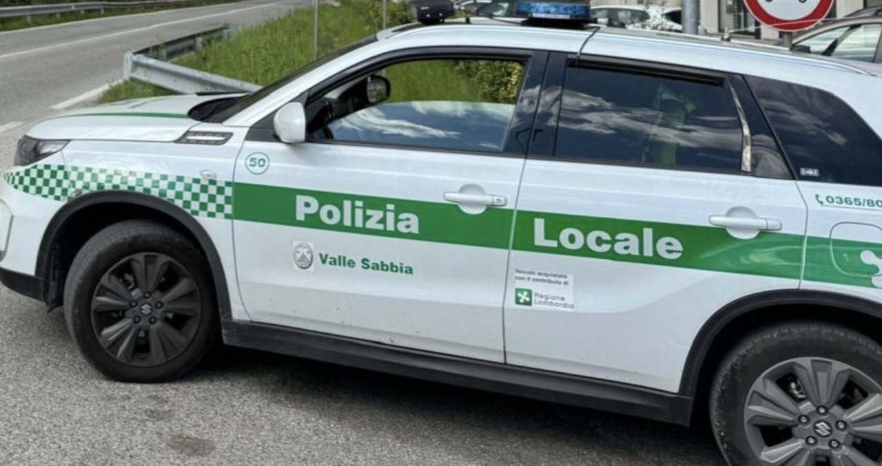 Al volante ubriaco tampona un’auto e scappa, scatta la denuncia