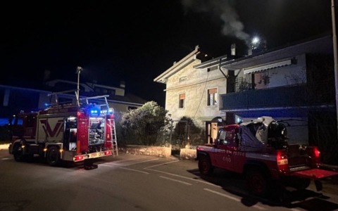 Breno: a fuoco una canna fumaria, l’intervento dei Vigili del Fuoco