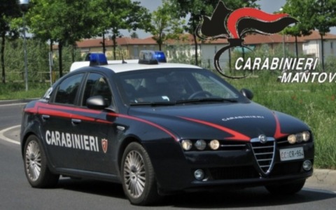 Castiglione delle Stiviere: picchia la moglie e la chiude a chiave in una stanza ma lei fugge e lo querela