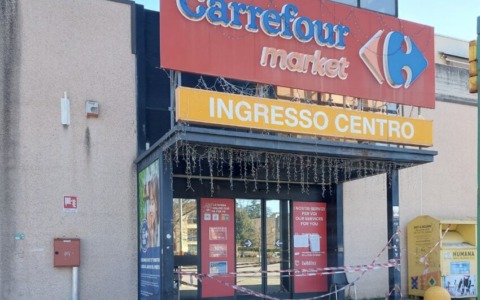 Centro commerciale Salò 2: il supermercato Carrefour ha riaperto da oggi