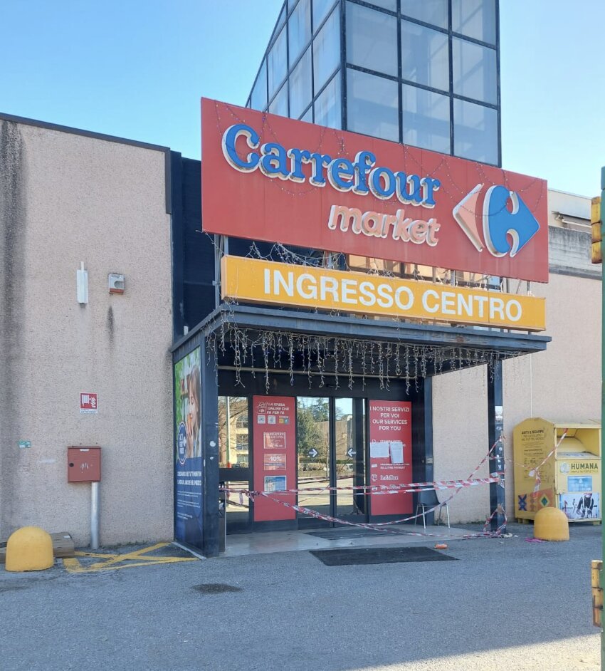 Centro commerciale Salò 2: il supermercato Carrefour ha riaperto da oggi