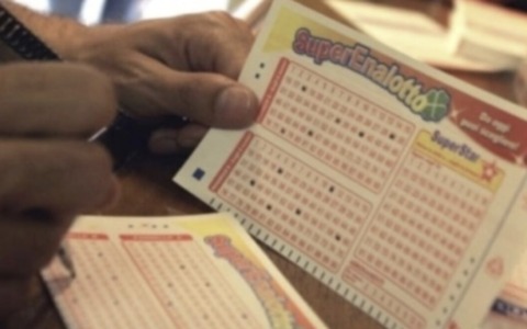 Chiari, sfiorato il “6” al SuperEnalotto: vinti oltre 61mila euro