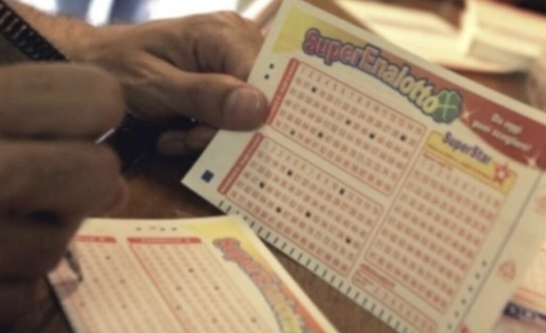Chiari, sfiorato il “6” al SuperEnalotto: vinti oltre 61mila euro