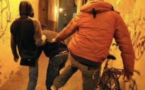 Desenzano del Garda: denunciato 15enne, a gennaio aveva rapinato un coetaneo