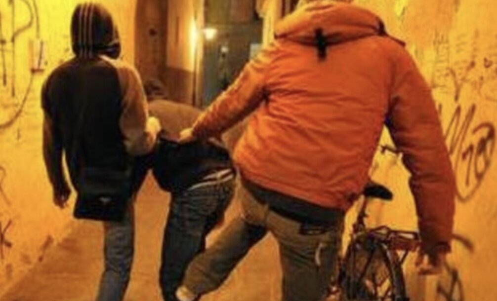 Desenzano del Garda: denunciato 15enne, a gennaio aveva rapinato un coetaneo