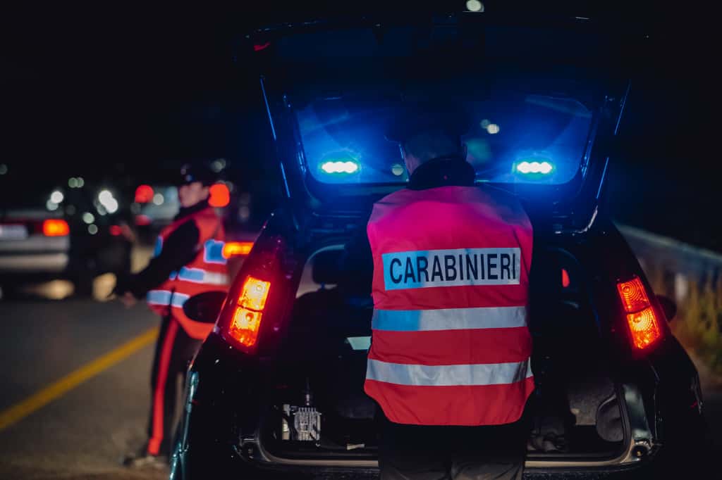 Esselunga di Desenzano: rubano 4.500 euro di cosmetici, un arresto e una denuncia a piede libero