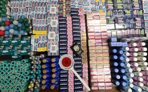 Fuggono dal supermercato, trovati con oltre 7mila euro di merce rubata: quattro i denunciati