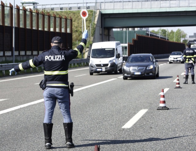 Investe una donna in bici e scappa: individuato dopo sette mesi, scatta la denuncia