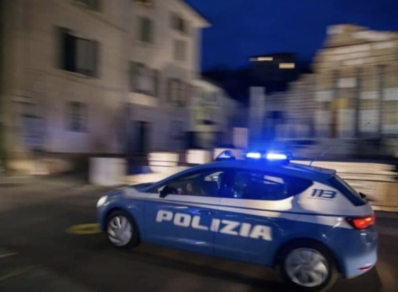 Brescia: lancio di bottiglie e sedie in via Boves, due i denunciati