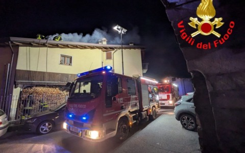 Malonno: a fuoco una canna fumaria