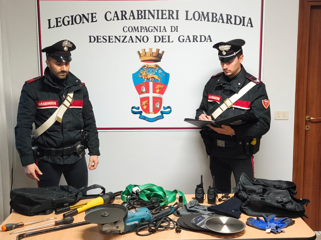 Rocambolesca fuga dai carabinieri: arrestato latitante 24enne accusato di violenza sessuale