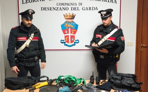 Rocambolesca fuga dai carabinieri: arrestato latitante 24enne accusato di violenza sessuale