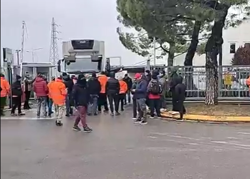 Lavoratori della Italbrix in sciopero