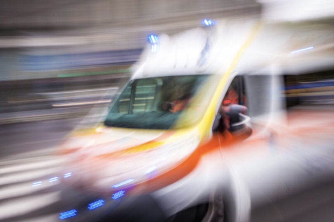 Visano: cade dalla scala per un malore, nulla da fare per un 80enne