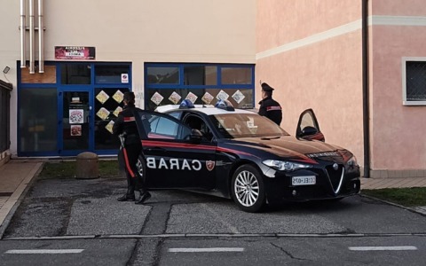 Tenta il furto in pizzeria a  Rovato, ma viene sorpreso dai Carabinieri