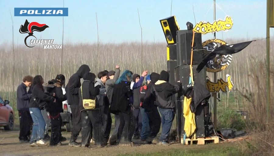 Rave party nella golena del Po: nei guai anche diversi giovani bresciani