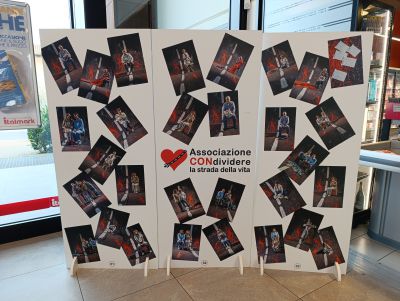 «33 Cicatrici», la mostra che dà volto al dolore delle vittime della strada